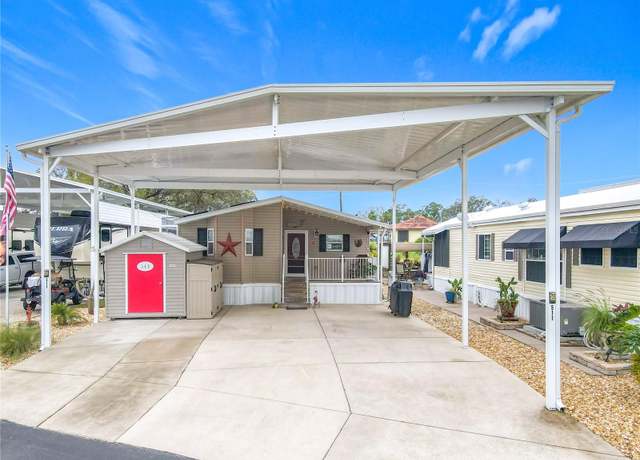 Property at 511 Par Pines Blvd, Davenport, FL 33837, 2 beds, 2 baths