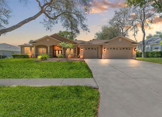 Property at 8933 Crescent Forest Blvd, New Port Richey, FL 34654, 4 beds, 4 baths