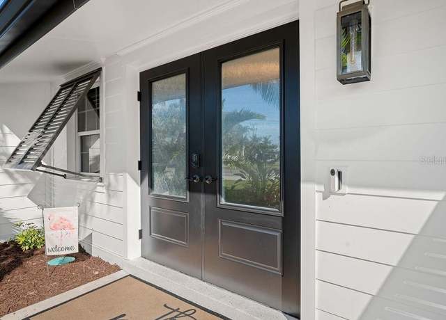 Property at 7701 Palm Dr, Holmes Beach, FL 34217, 3 beds, 2 baths