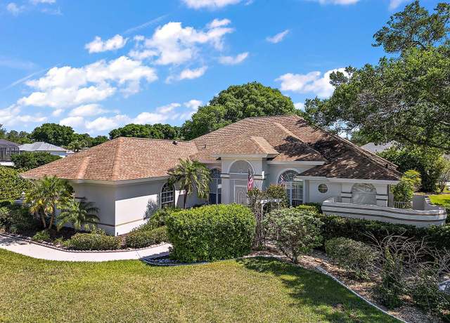 Property at 39100 Tacoma Dr, Lady Lake, FL 32159, 3 beds, 2.5 baths