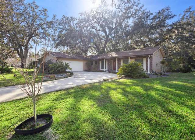Property at 847 Lake Charm Dr, Oviedo, FL 32765, 3 beds, 2 baths