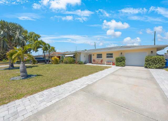 Property at 11619 80th Ave, Seminole, FL 33772, 3 beds, 3 baths