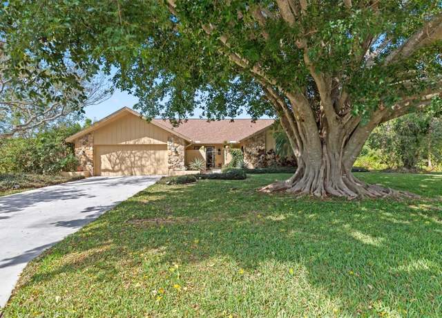 Property at 3970 Country View Dr, Sarasota, FL 34233, 4 beds, 2.5 baths