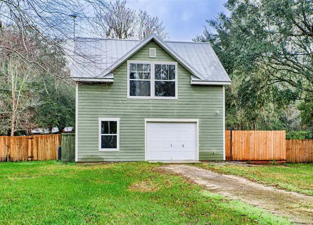 Property at 6961 SW 100th Ter, Hampton, FL 32044, 2 beds, 2 baths