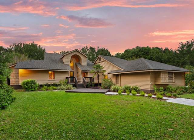 Property at 1555 Waterwitch Dr, Orlando, FL 32806, 4 beds, 3 baths