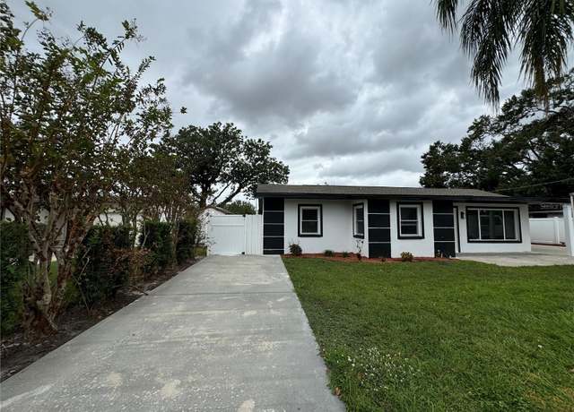 Property at 7608 Lakeside Blvd, Tampa, FL 33614, 5 beds, 4 baths