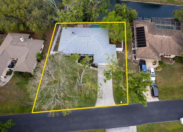 Property at 4453 Meadow Creek Cir, Sarasota, FL 34233, 3 beds, 2 baths