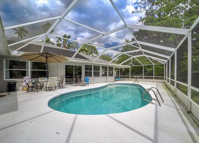 Property at 27 Westcedar Ln, Palm Coast, FL 32164, 4 beds, 2.5 baths