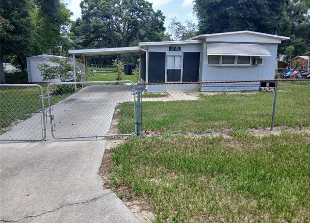 Property at 10795 SE 131st Pl, Ocklawaha, FL 32179, 2 beds, 1.5 baths