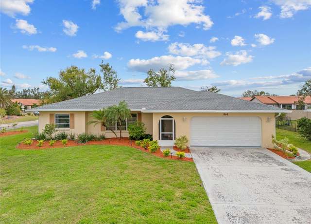 Property at 916 S Gondola Dr, Venice, FL 34293, 2 beds, 2 baths