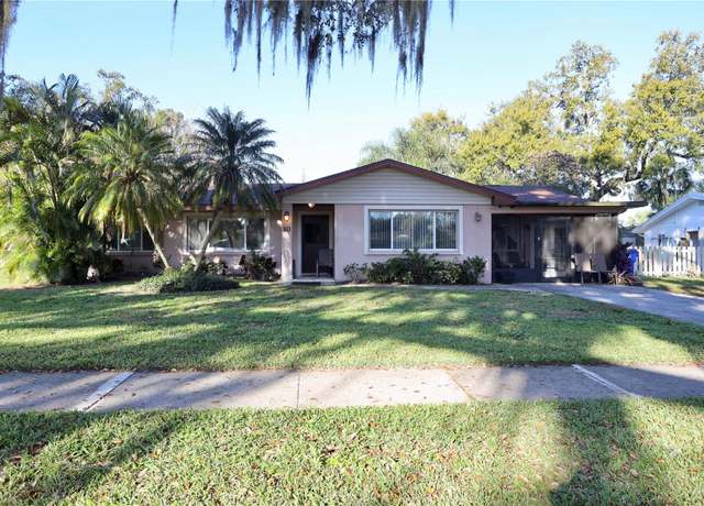 Property at 10 Massachusetts Ave, St Cloud, FL 34769, 2 beds, 2.5 baths