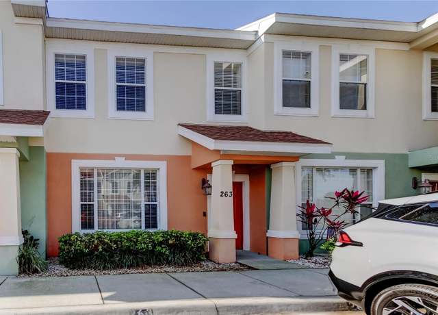 Property at 263 Alexander Woods Dr, Plant City, FL 33563, 2 beds, 2.5 baths