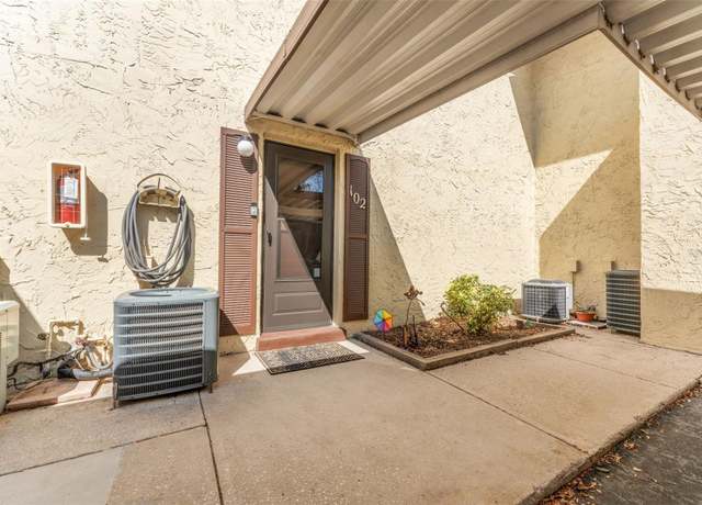 Property at 501 E Bay Dr #102, Largo, FL 33770, 2 beds, 1.5 baths