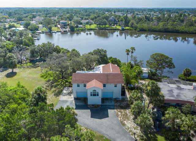 Property at 2020 Cove Ct, Holiday, FL 34691, 3 beds, 2 baths