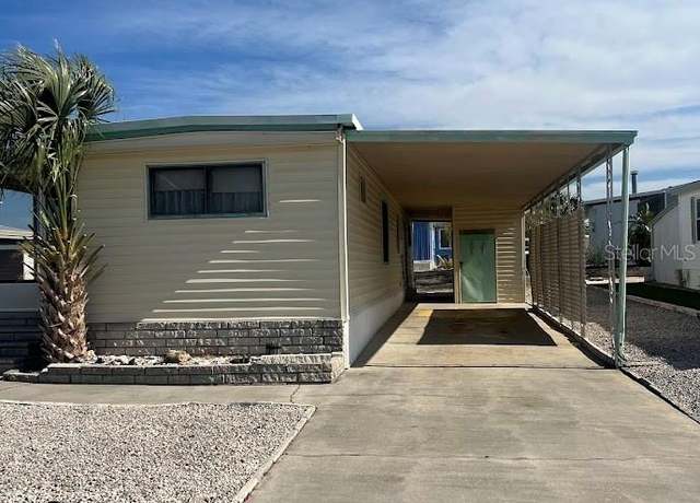 Property at 12114 Horseshoe Ln, Hudson, FL 34667, 2 beds, 1.5 baths