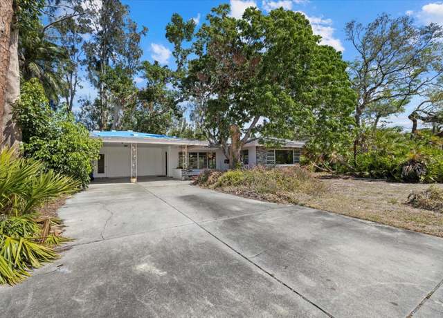 Property at 3466 Tanglewood Dr, Sarasota, FL 34239, 3 beds, 3 baths