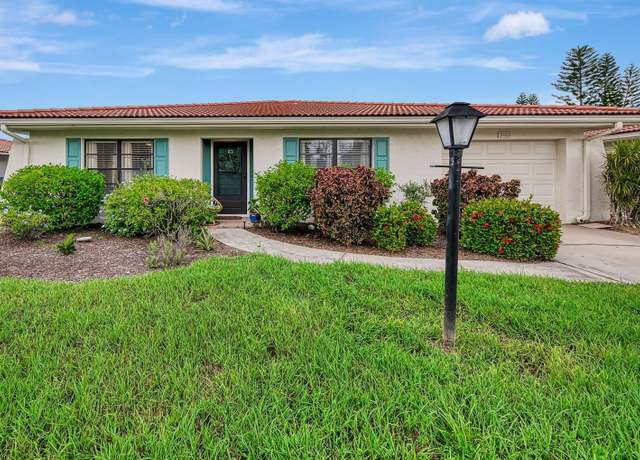 Property at 5103 Greencroft Rd, Sarasota, FL 34235, 2 beds, 2 baths