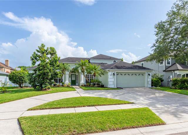 Property at 2406 Blossomwood Dr, Oviedo, FL 32765, 5 beds, 3 baths