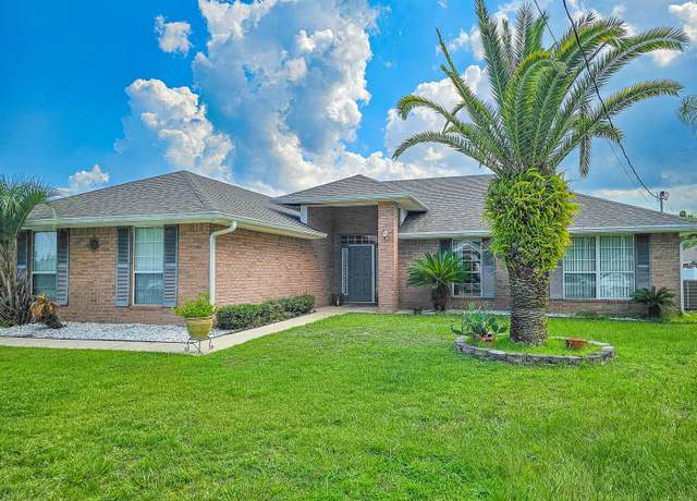 Property at 7 Lewis Pl, Palm Coast, FL 32137, 4 beds, 2 baths
