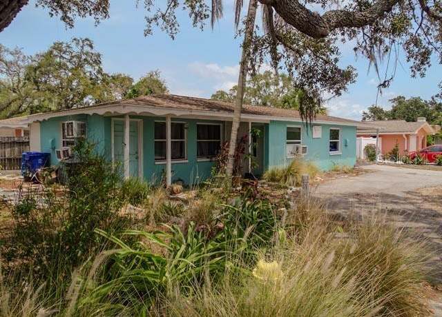 Property at 401 Milwaukee Ave, Dunedin, FL 34698, 6 beds, 4 baths