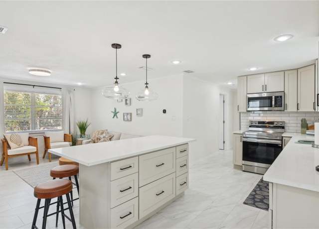 Property at 578-580 Companion Way, Longboat Key, FL 34228, 4 beds, 4 baths