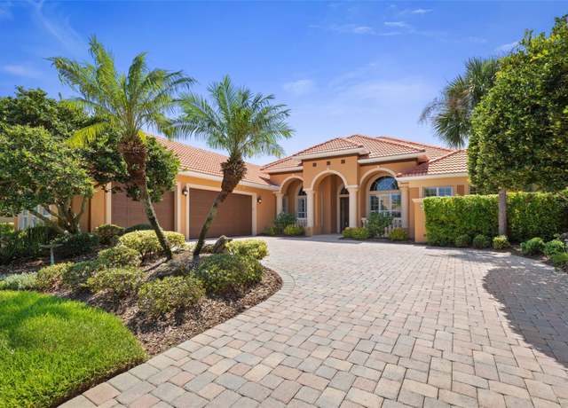 Property at 30 Oak View Cir E, Palm Coast, FL 32137, 3 beds, 3 baths