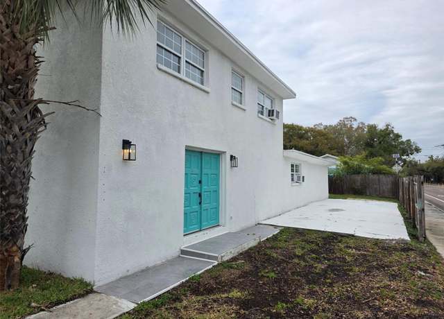 Property at 301 W Chelsea St, Tampa, FL 33603, 2 beds, 2.5 baths