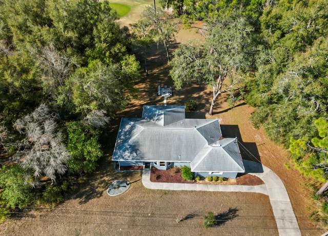 Property at 2331 W Dolphin Dr, Citrus Springs, FL 34434, 2 beds, 2 baths