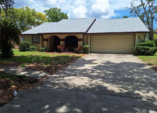 Property at 4420 Sawgrass Blvd, New Port Richey, FL 34653, 2 beds, 2 baths
