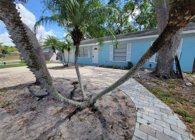 Property at 303 64th St NE, Bradenton, FL 34208, 3 beds, 1 bath