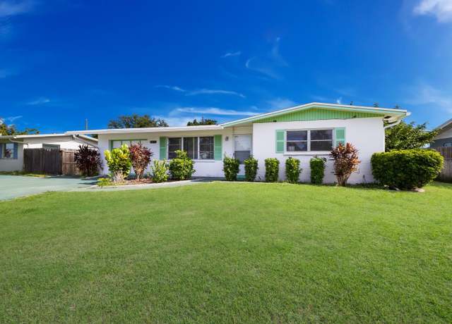 Property at 2814 Southern Pkwy W, Bradenton, FL 34205, 2 beds, 2 baths