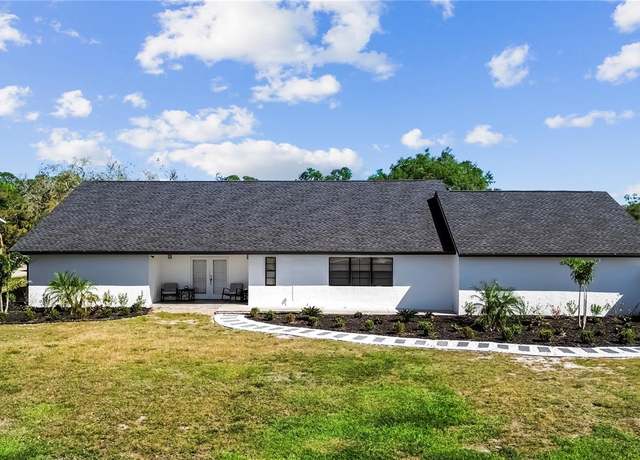 Property at 5705 44th Ave E, Bradenton, FL 34203, 5 beds, 3 baths