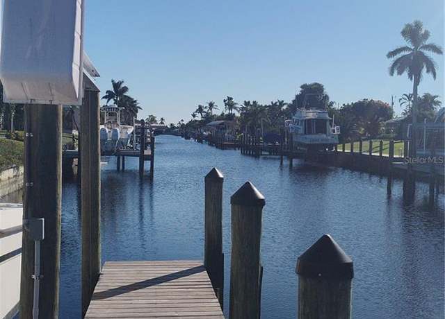 Property at 3010 SE 18th Pl, Cape Coral, FL 33904, 2 beds, 2 baths