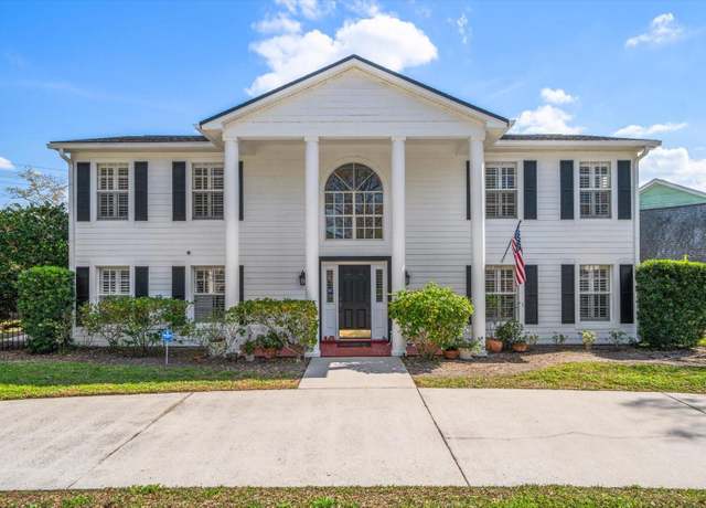 Property at 2102 S Fore Cir, Tampa, FL 33612, 3 beds, 2.5 baths