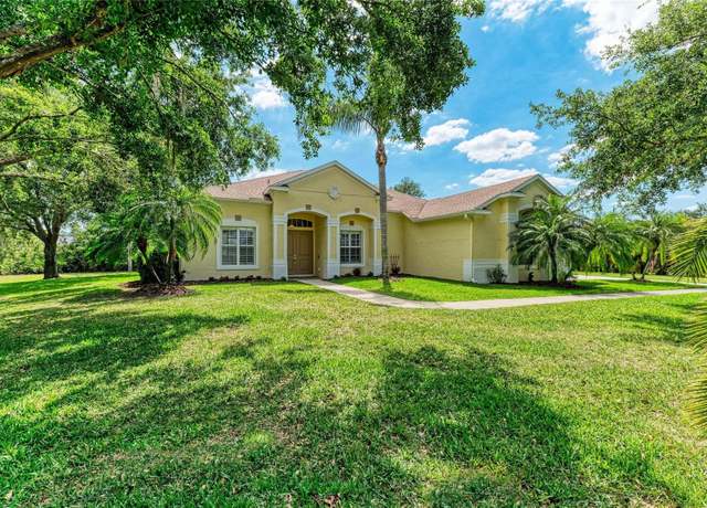 Property at 8136 Snowy Egret Pl, Bradenton, FL 34202, 4 beds, 3 baths