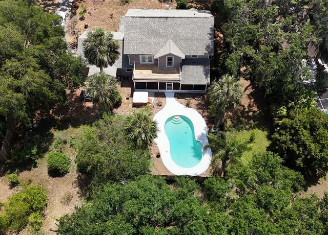 Property at 26 Weston Rd, Leesburg, FL 34748, 4 beds, 2.5 baths