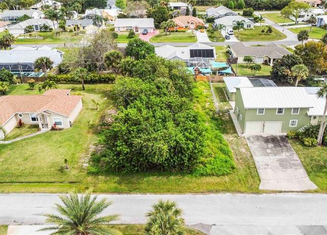 Property at 926 Crown St, Sebastian, FL 32958