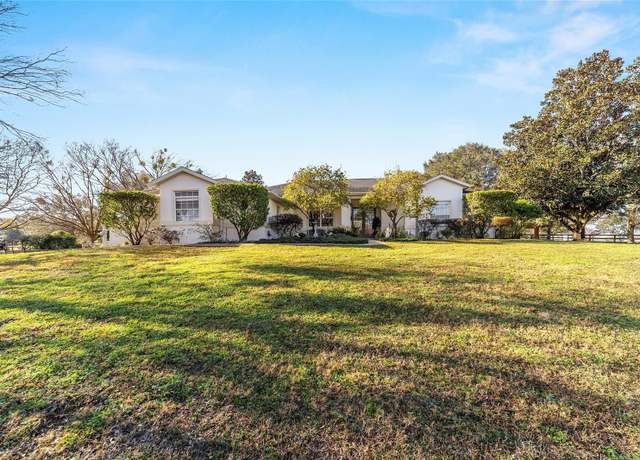 Property at 1080 NW 114th St, Ocala, FL 34475, 3 beds, 2 baths