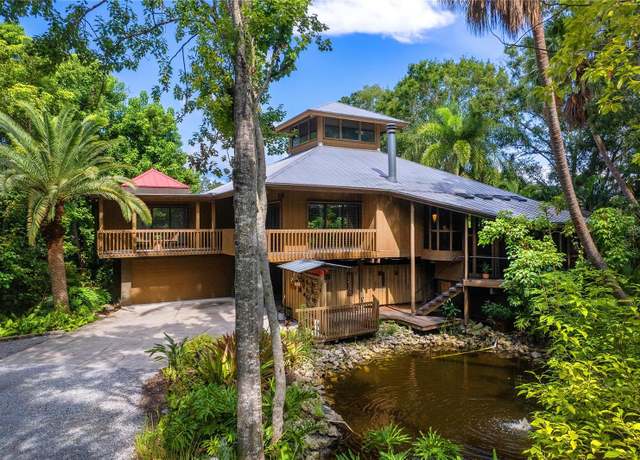 Property at 2613 Temple St, Sarasota, FL 34239, 3 beds, 4 baths
