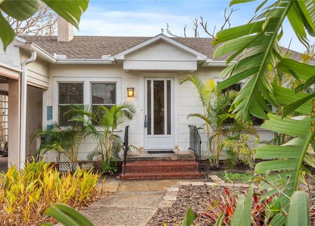 Property at 17 Venetian Ct, Tarpon Springs, FL 34689, 2 beds, 2 baths
