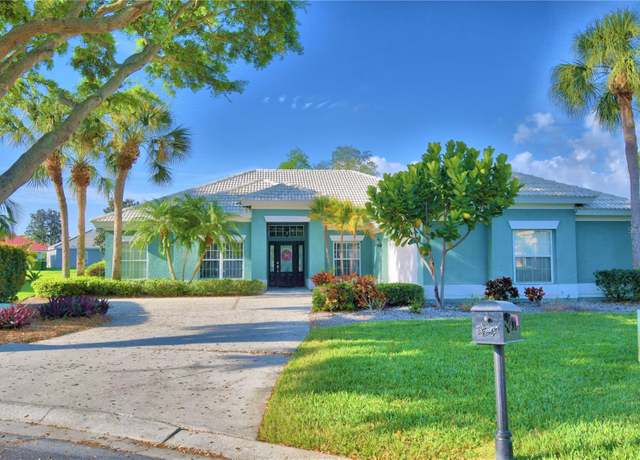 Property at 132 Lake Region Cir, Winter Haven, FL 33881, 3 beds, 3 baths