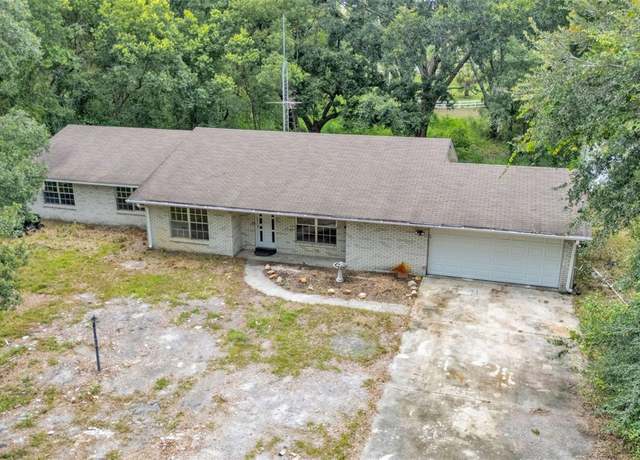 Property at 19701 Livingston Ave, Lutz, FL 33559, 3 beds, 2.5 baths