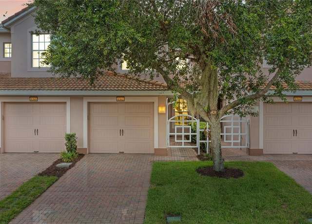 Property at 8362 Bella Tierra Ct, Davenport, FL 33896, 2 beds, 2 baths