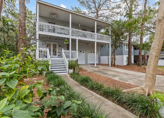 Property at 514 Wideview Ave, Tarpon Springs, FL 34689, 5 beds, 3.5 baths
