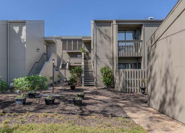 Property at 232 Woodland Dr, Osprey, FL 34229, 2 beds, 2 baths