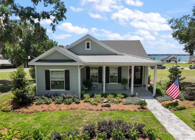 Property at 622 W 11th Ave, Mount Dora, FL 32757, 3 beds, 2 baths