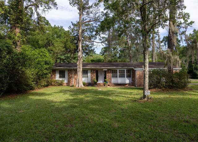 Property at 18974 NW 244th St, High Springs, FL 32643, 4 beds, 3 baths