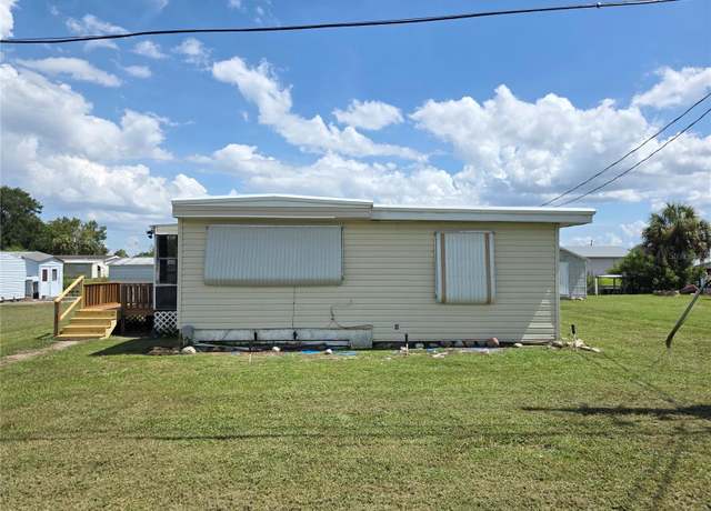 Property at 1065 25th St, Okeechobee, FL 34974, 2 beds, 2 baths