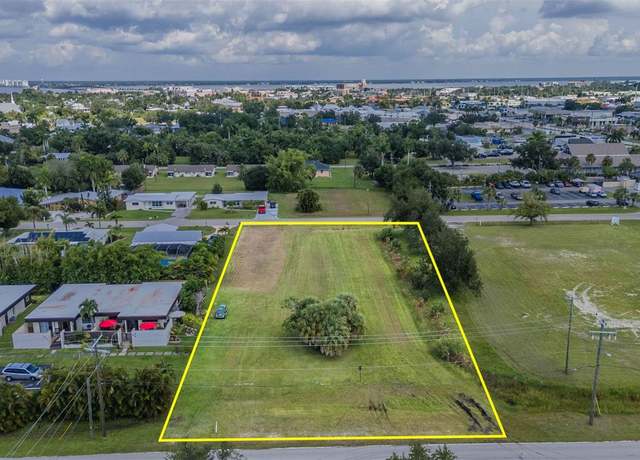 Property at 200 W Henry St, Punta Gorda, FL 33950