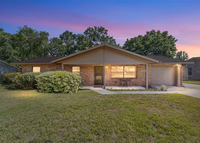 Property at 5720 SE 22nd Pl, Ocala, FL 34480, 3 beds, 2 baths